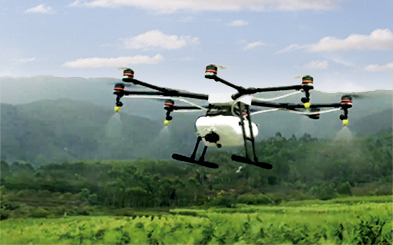 ドローンによる農薬散布の例